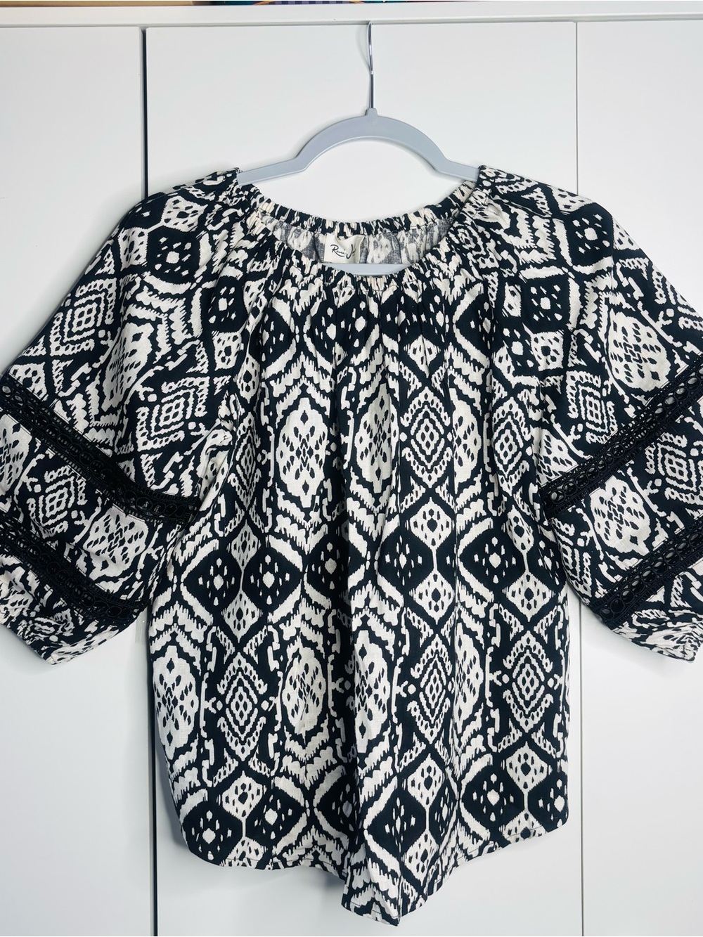 Black & White Geometric Peasant Blouse